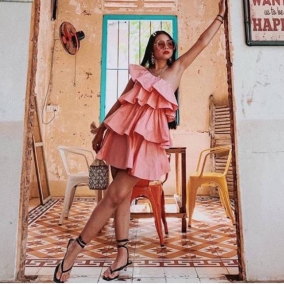 ZARA LIMITED EDITION RUFFLED ASYMMETRIC DRESS - Picture 9 of 17